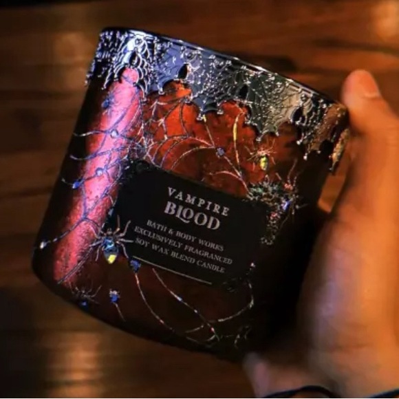 2024 NIB B&BW “Vampire Blood” 3-Wick Candle w Metal Embossed Skull Lid. - Picture 5 of 11